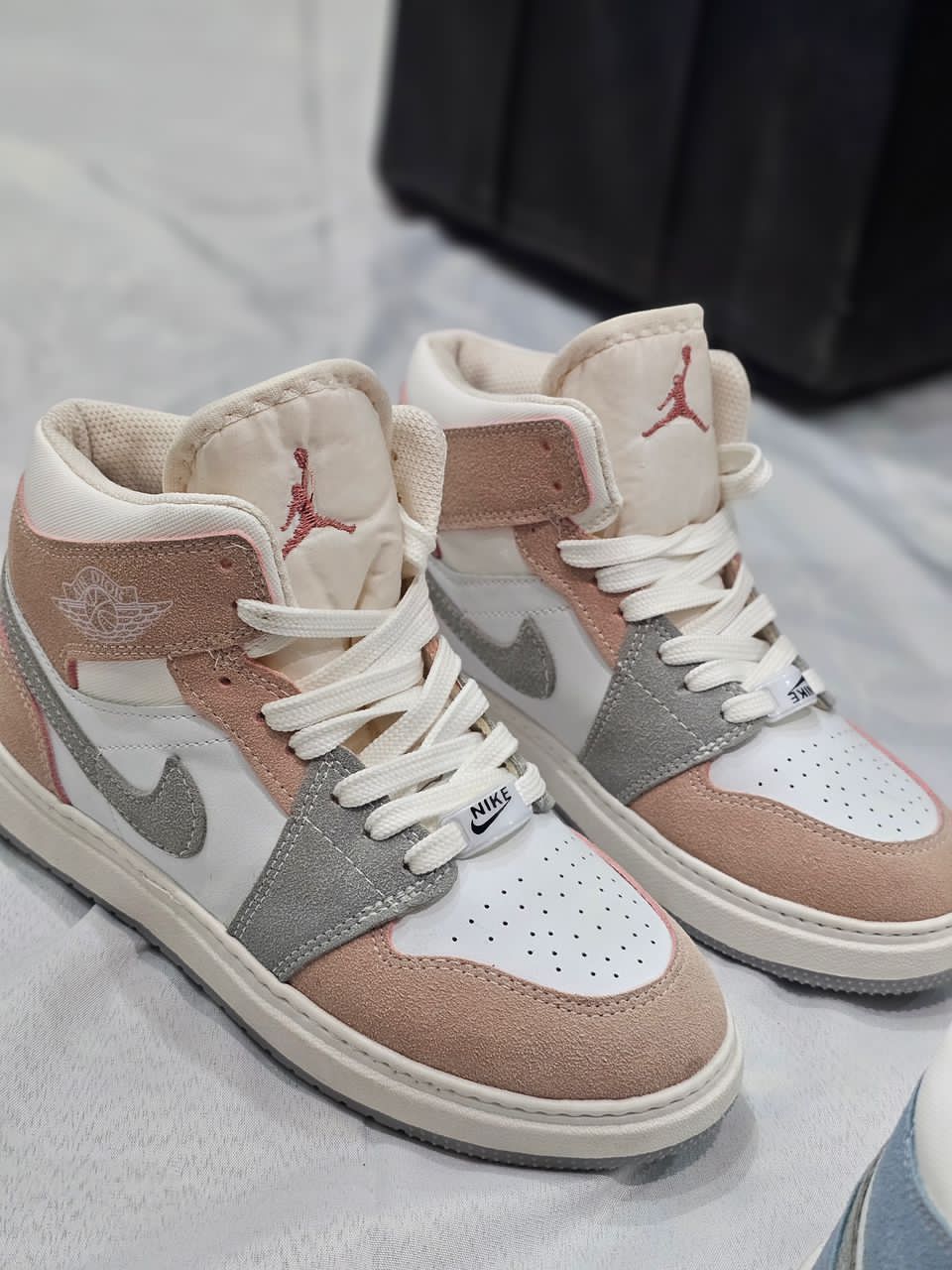 کفش جردن ساقدار